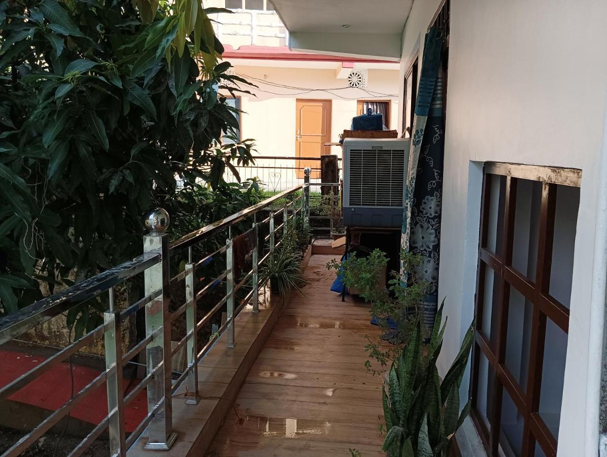 Crescent Moon Homestay Rishīkesh المظهر الخارجي الصورة