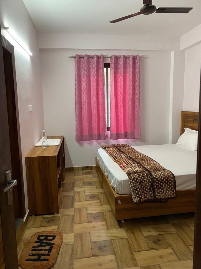Crescent Moon Homestay Rishīkesh المظهر الخارجي الصورة