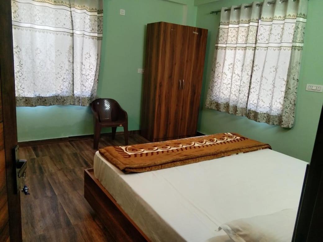 Crescent Moon Homestay Rishīkesh الغرفة الصورة